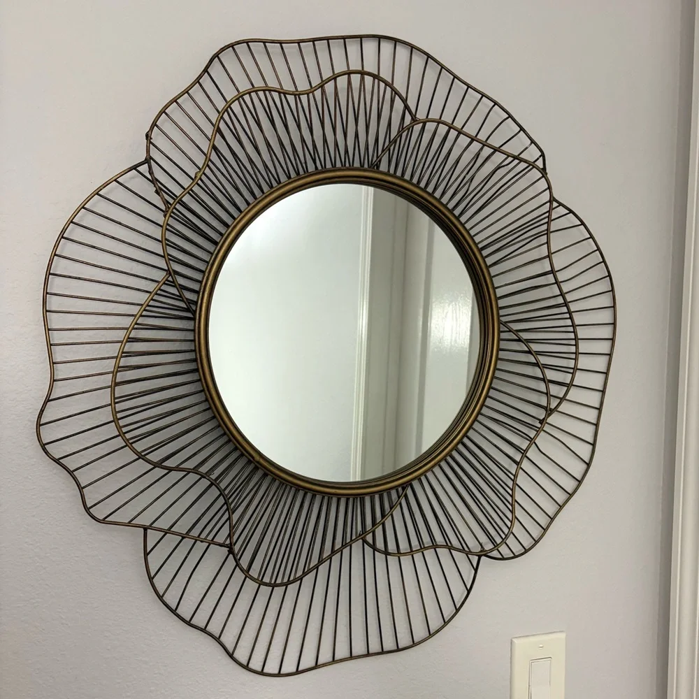 Flower mirror